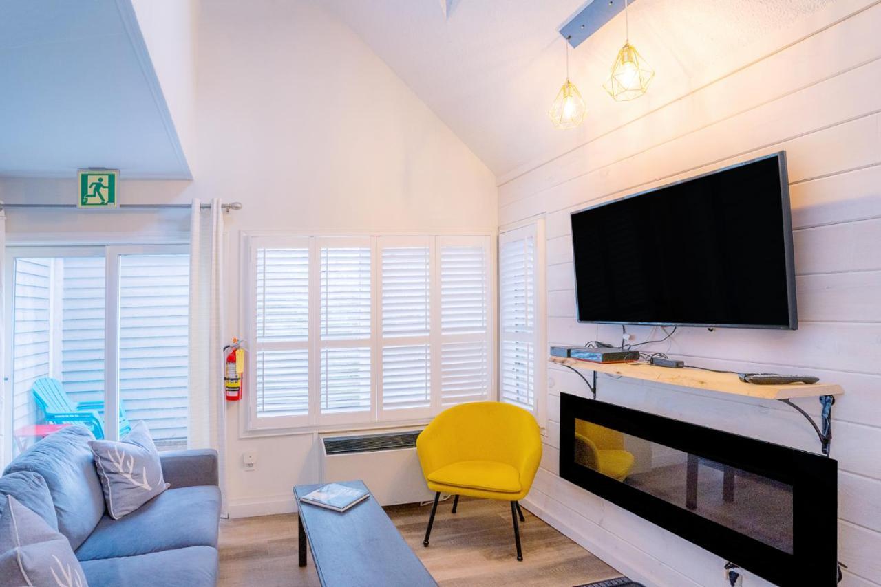 Loft With A View Of Blue - Free Wifi, Linens And Towels Included