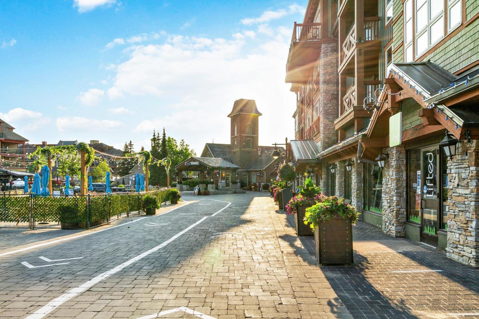 Chalet 2 Bedroom Only Steps To The Village! *