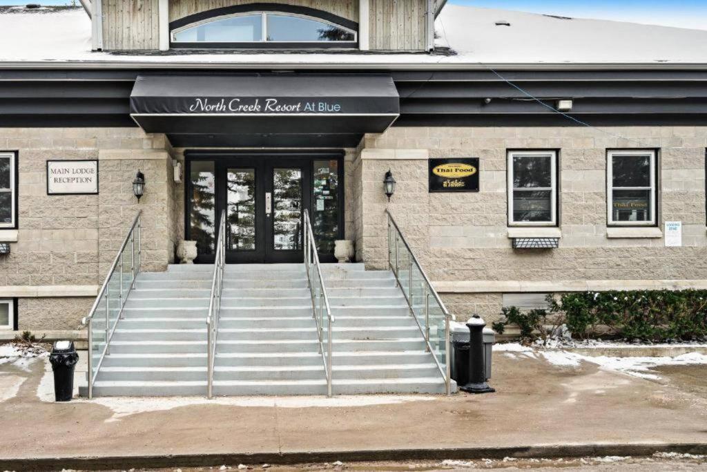 Holiday home Steps To The Hill 1 Bedroom Cravetv *