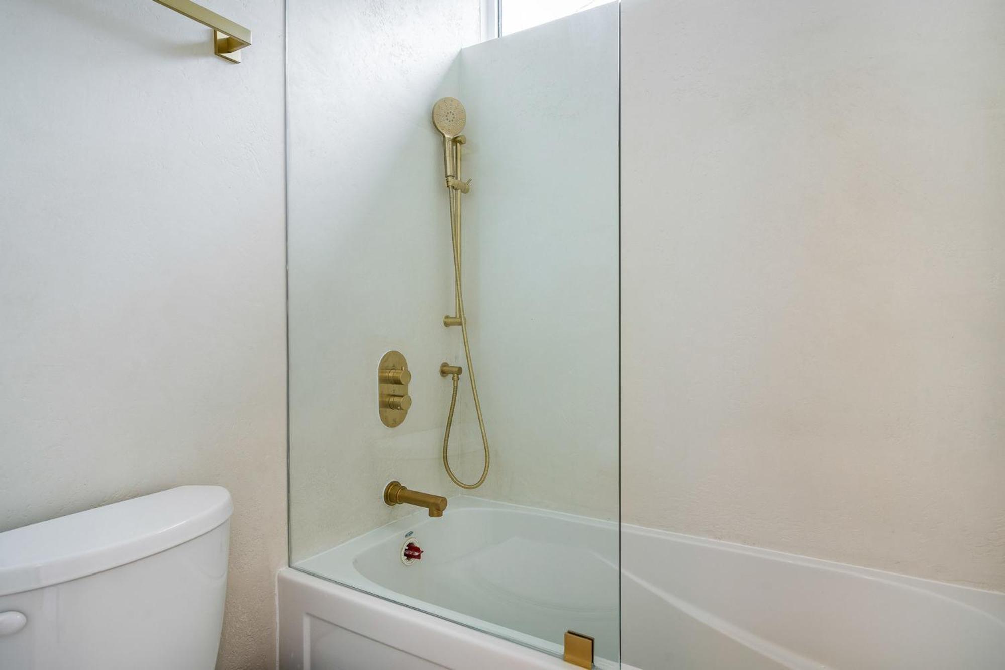 White Rose At For 20 W Hot Tub Chalet