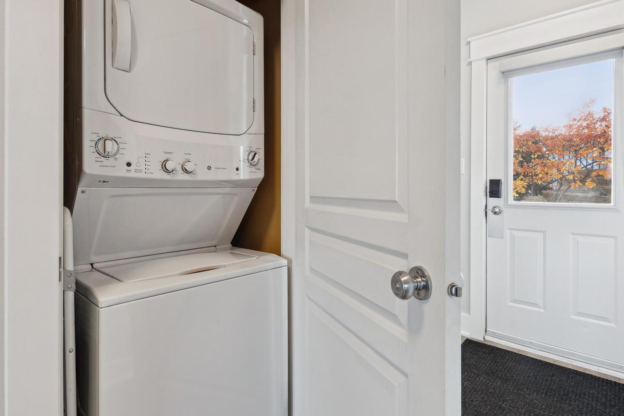 2 Bedroom Only Steps To The Village! Chalet *