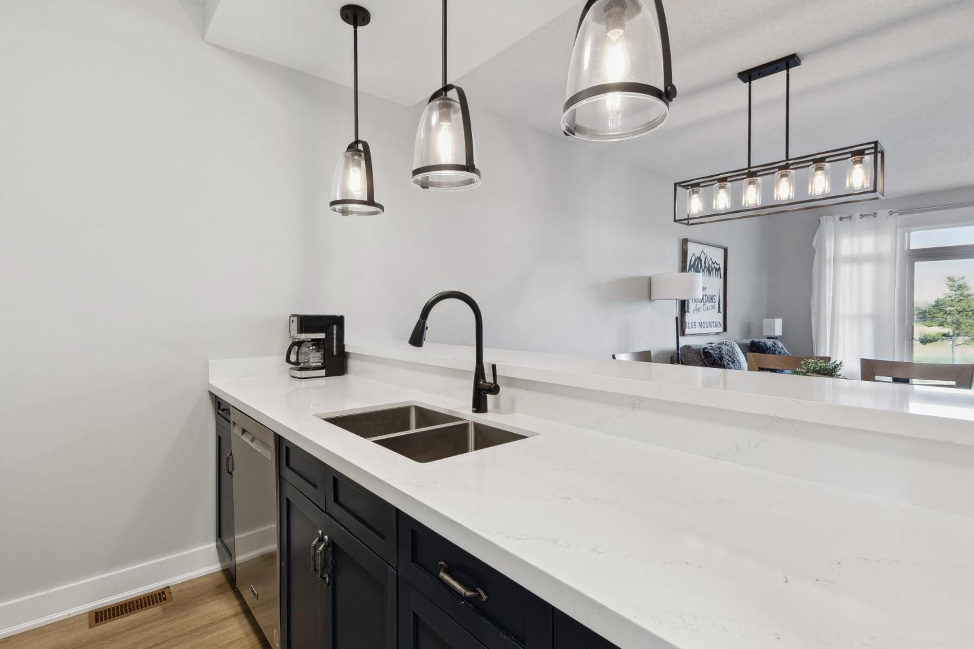 2 Bedroom Only Steps To The Village! *