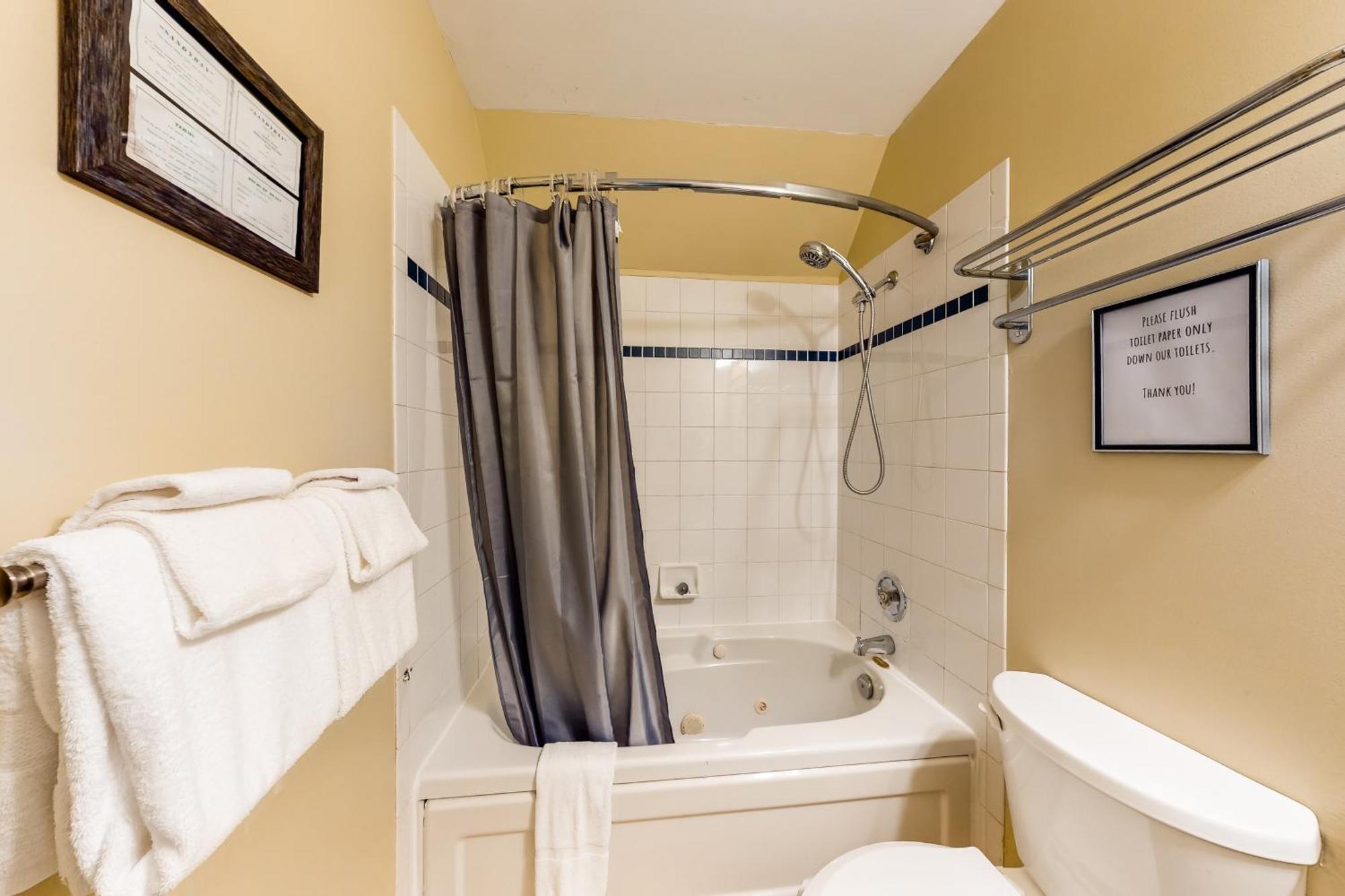 Holiday home 211 At North Creek