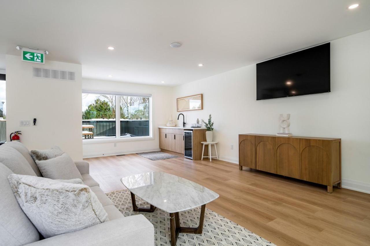 White Rose At For 20 W Hot Tub * Blue Mountains