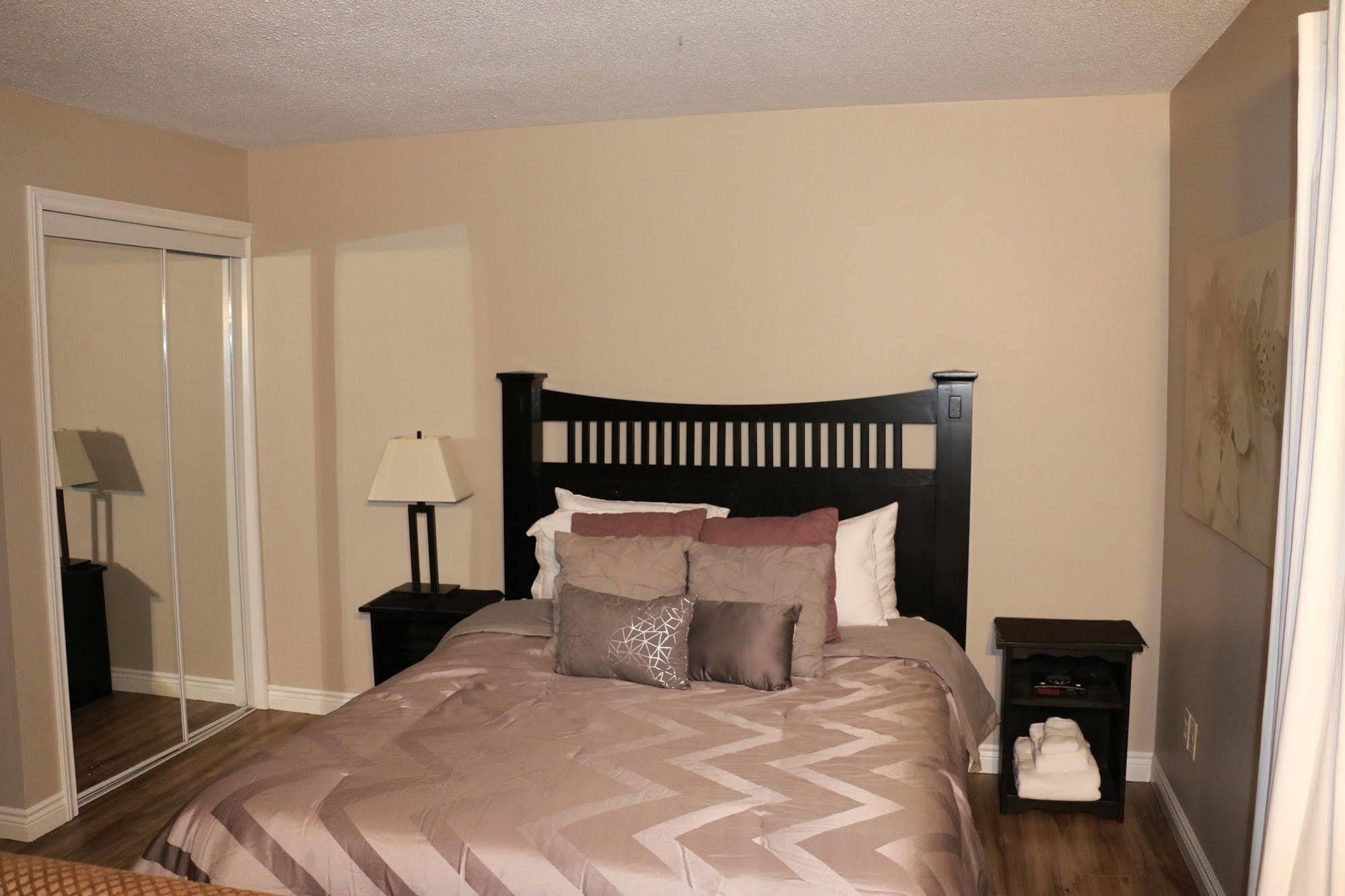 Lodge Blue Mountain Suites *